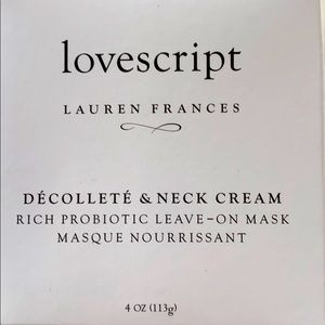 Brand new décolleté and neck cream~